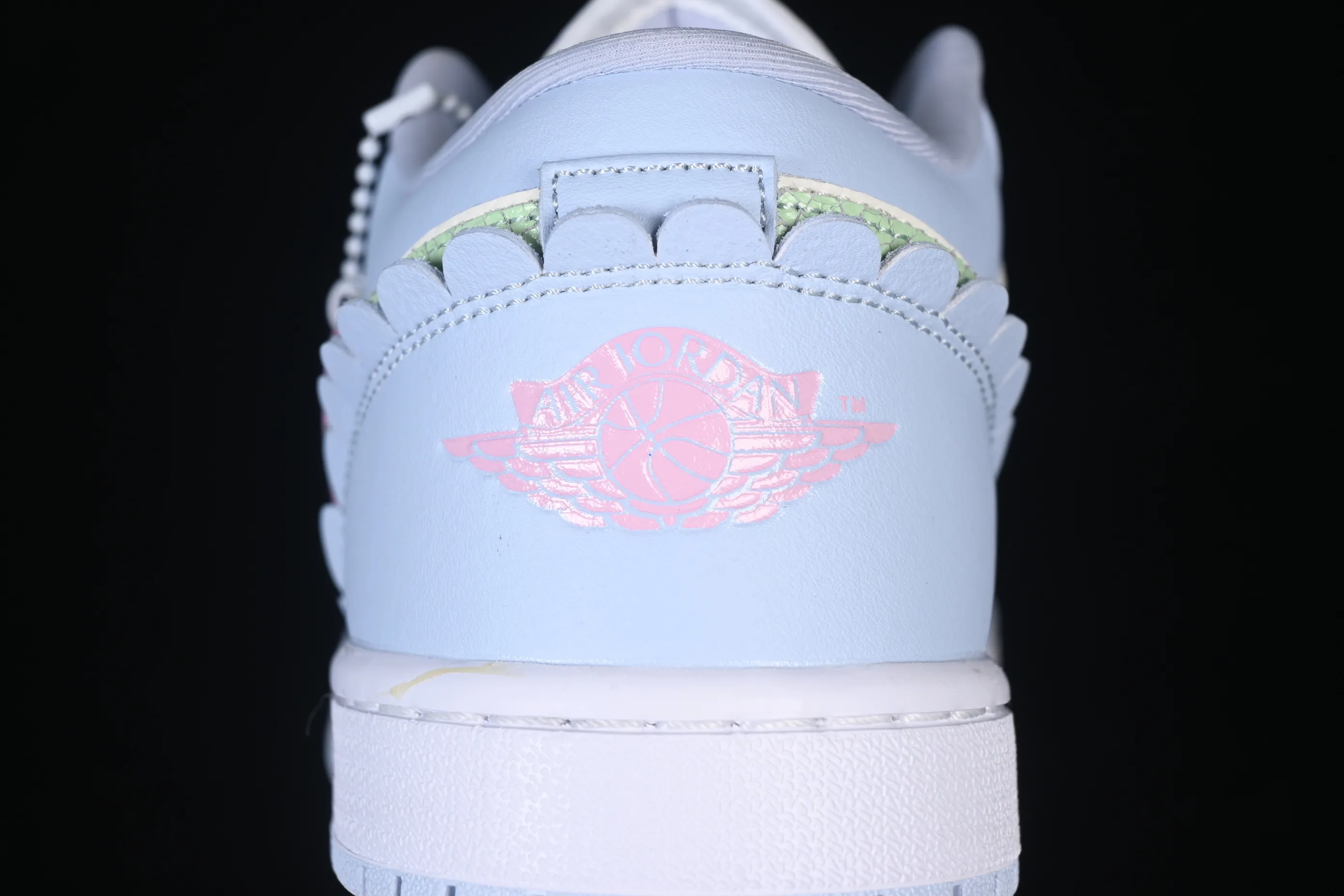 All categories Air Jordan Jordan series basketball shoes Air Jordan 1 Low Air Jordan 1 Low AJ1 Joe 1 Valentine's Day limited low-top retro cultural basketball shoes IB7113-403